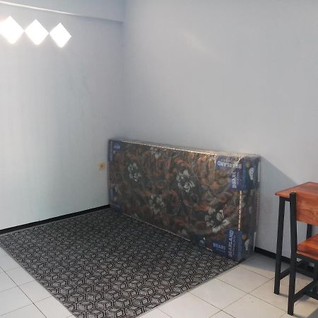 Welirang 20B Homestay - Max 2 Orang Per Kamar Malang Exterior photo