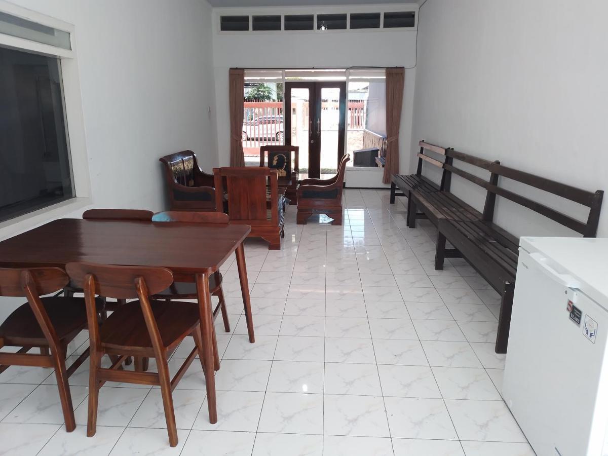 Welirang 20B Homestay - Max 2 Orang Per Kamar Malang Exterior photo